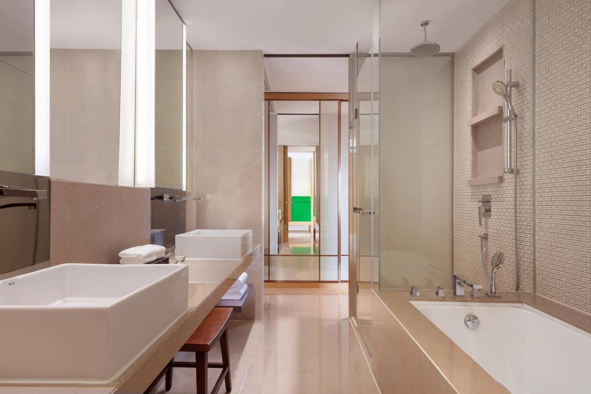 Hotel Courtyard By Marriott Sha Tin 4*