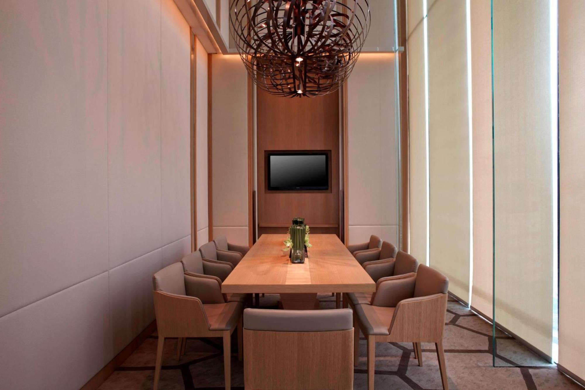 Courtyard By Marriott Sha Tin 4*