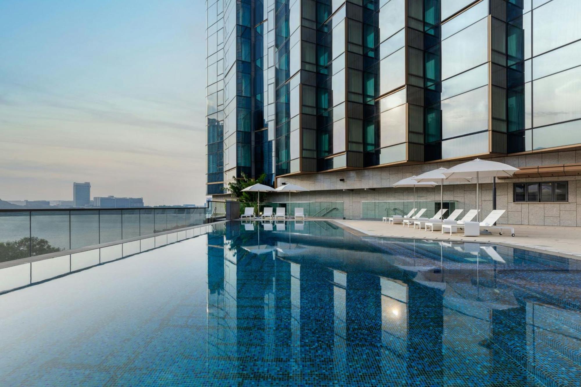 Sheraton Tung Chung 5*