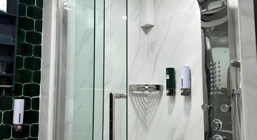 Sunny Day Hotel, Mong Kok Hotel 3*