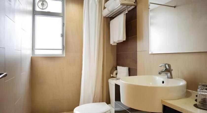 Khách sạn H1