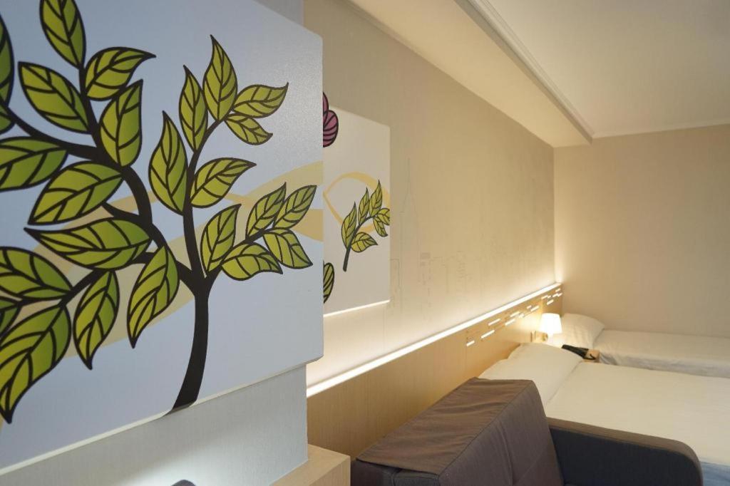 Hotel West 3*