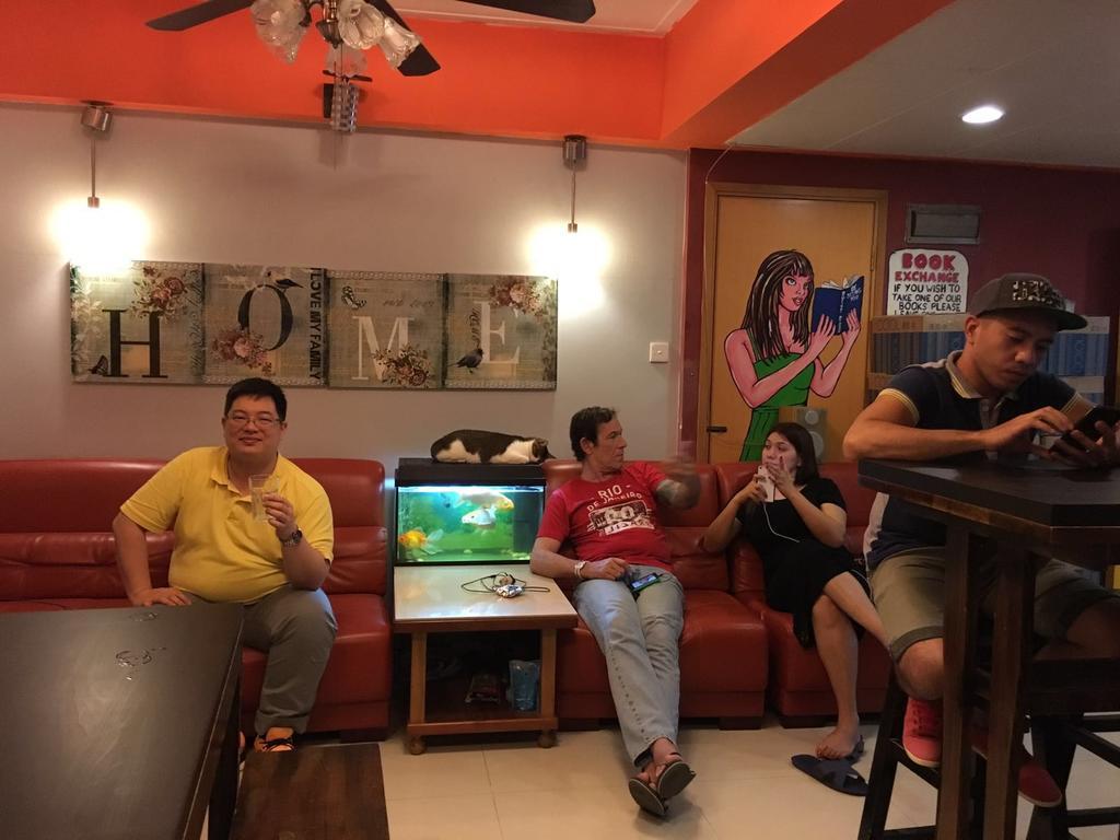 Hong Kong Inn *