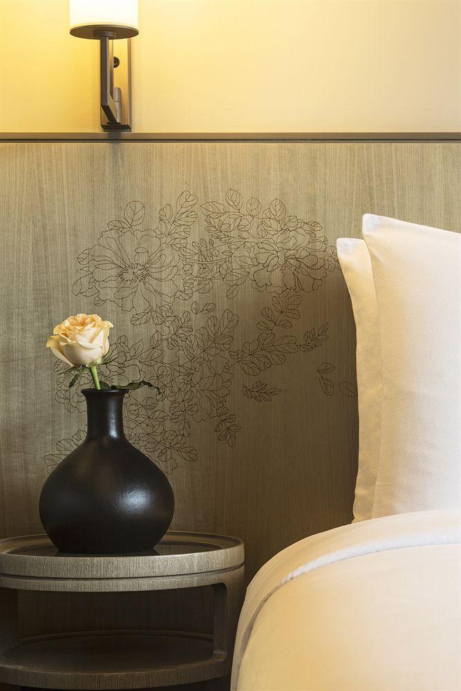V Wanchai2 Hotel 4*
