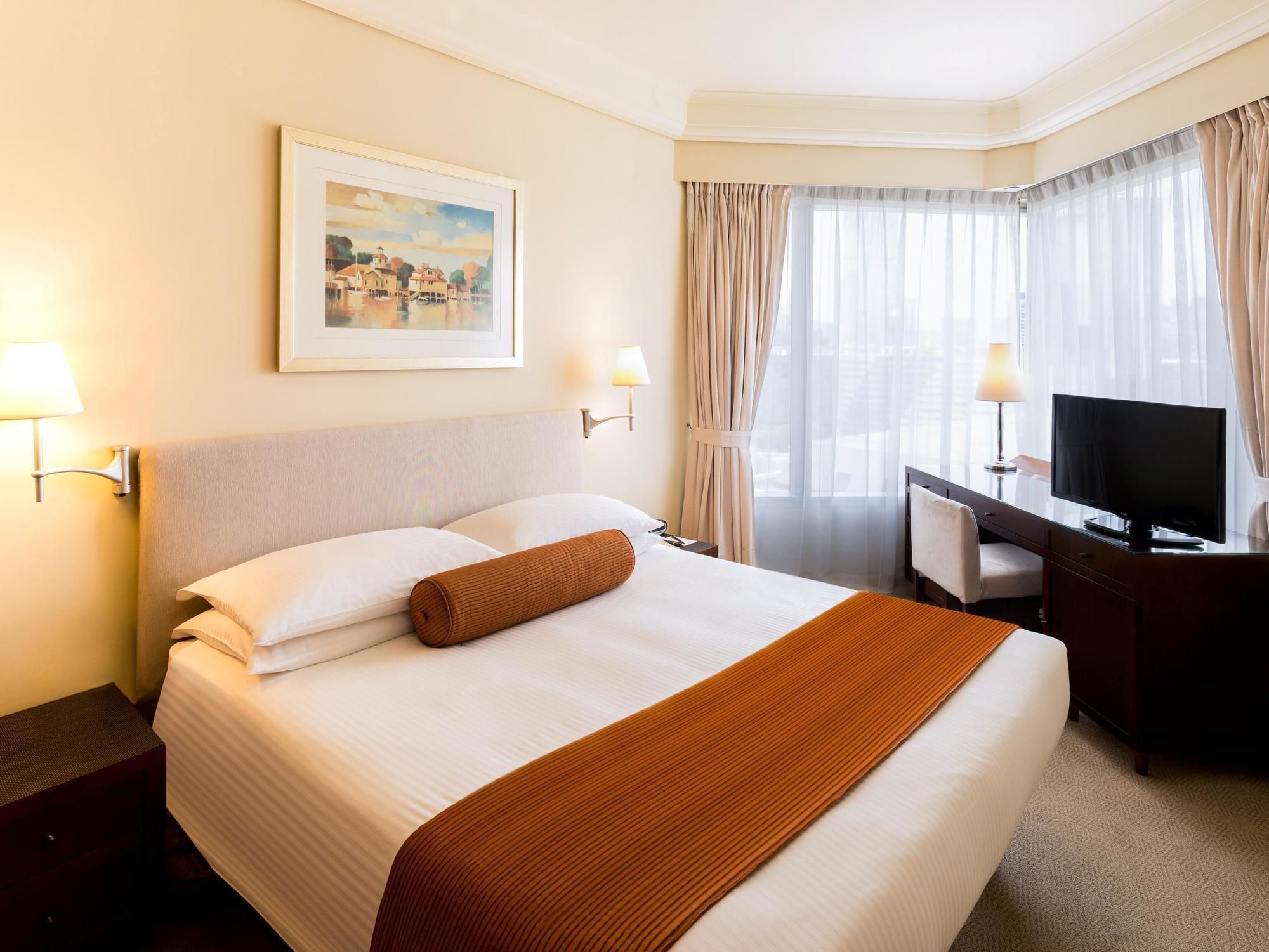 Harbour Plaza Metropolis 4*