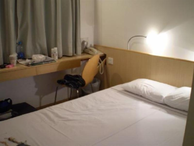 Hotel Ibis North Point 3*
