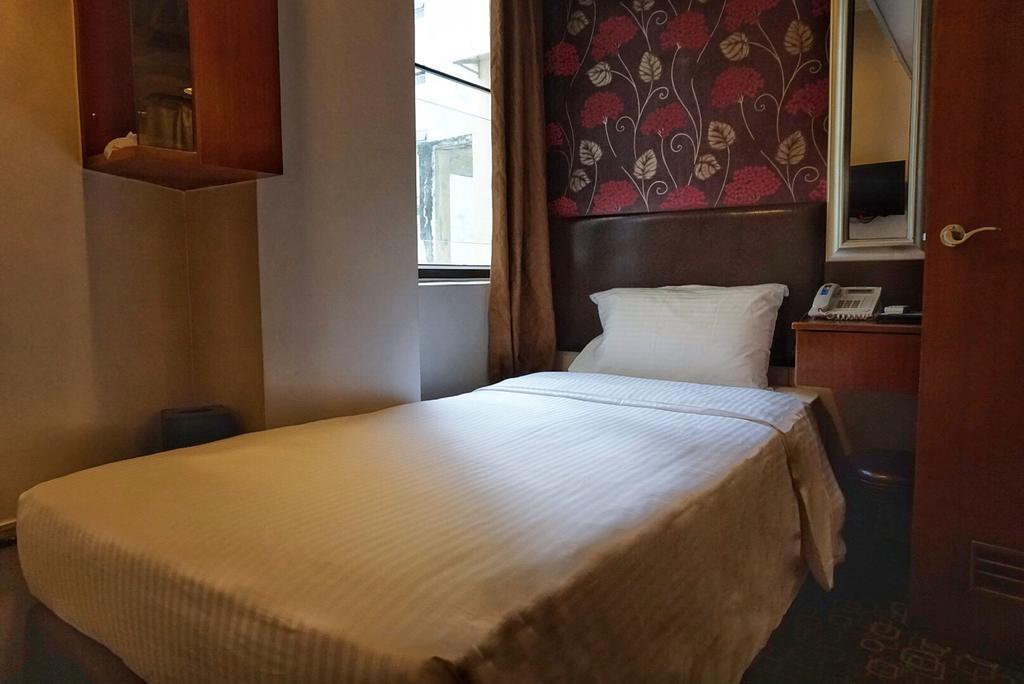 Lander Edward 3* Hong Kong