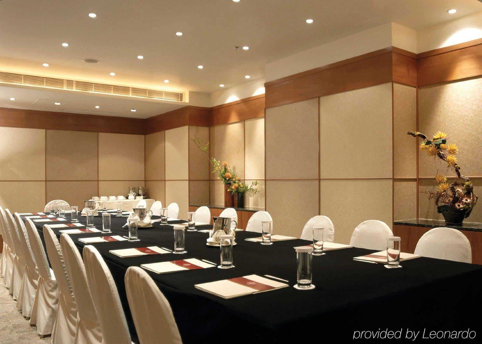 Hotel Harbour Plaza Metropolis 4*
