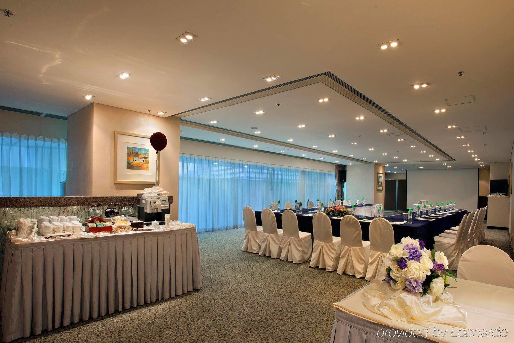 Harbour Plaza Metropolis Hotel