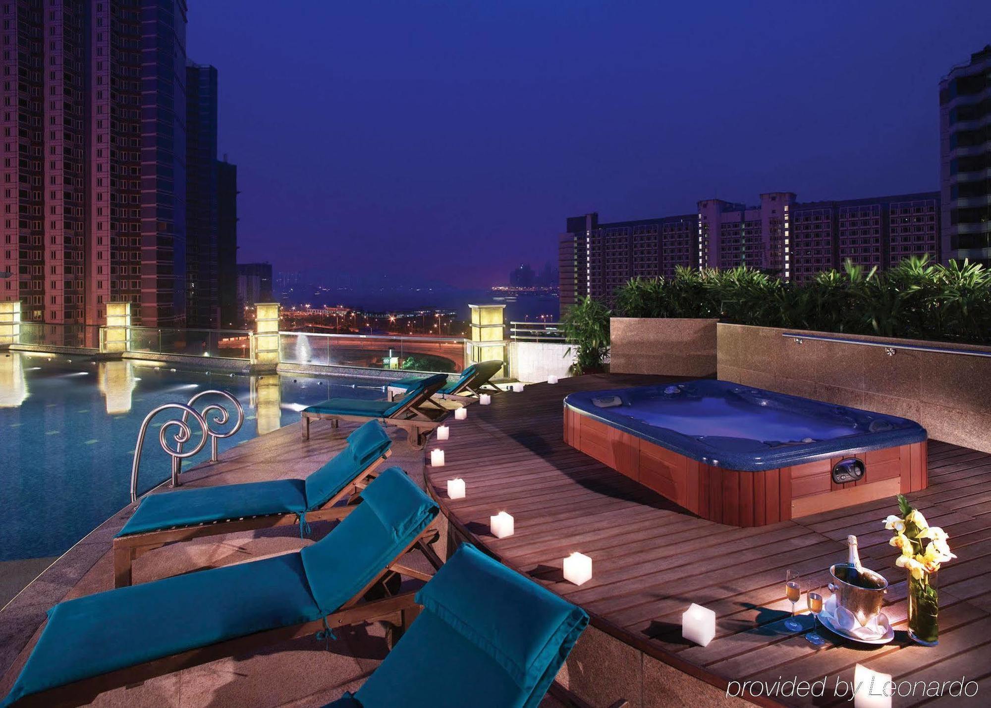 Harbour Plaza Metropolis 4*