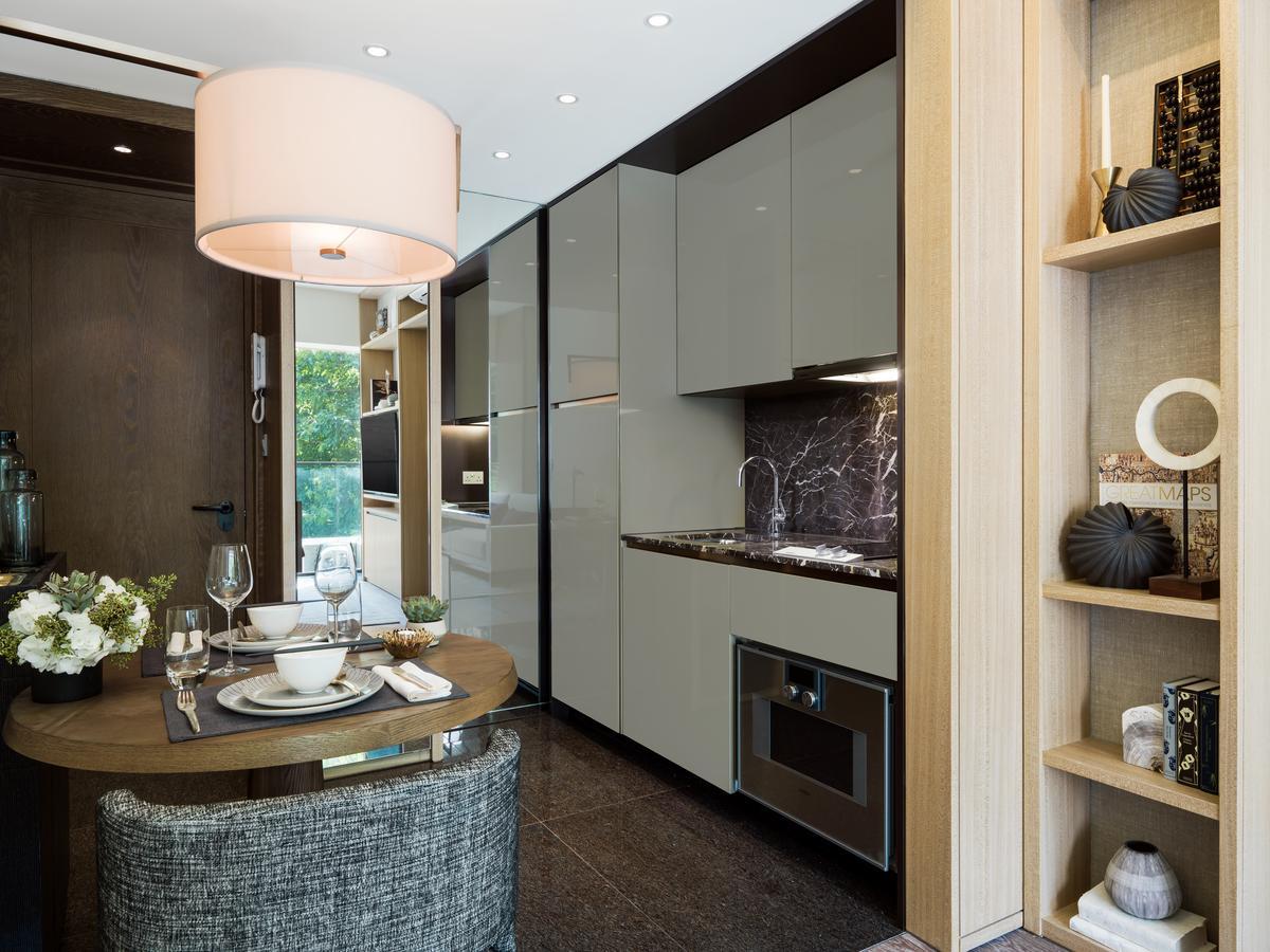 Eight Kwai Fong Aparthotel