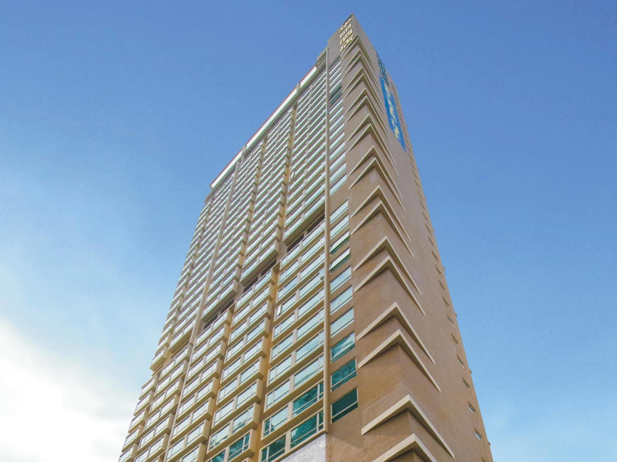 Ramada Harbour View Hotel 4*