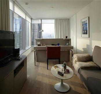 Aparthotel Twenty One Whitfield 4*
