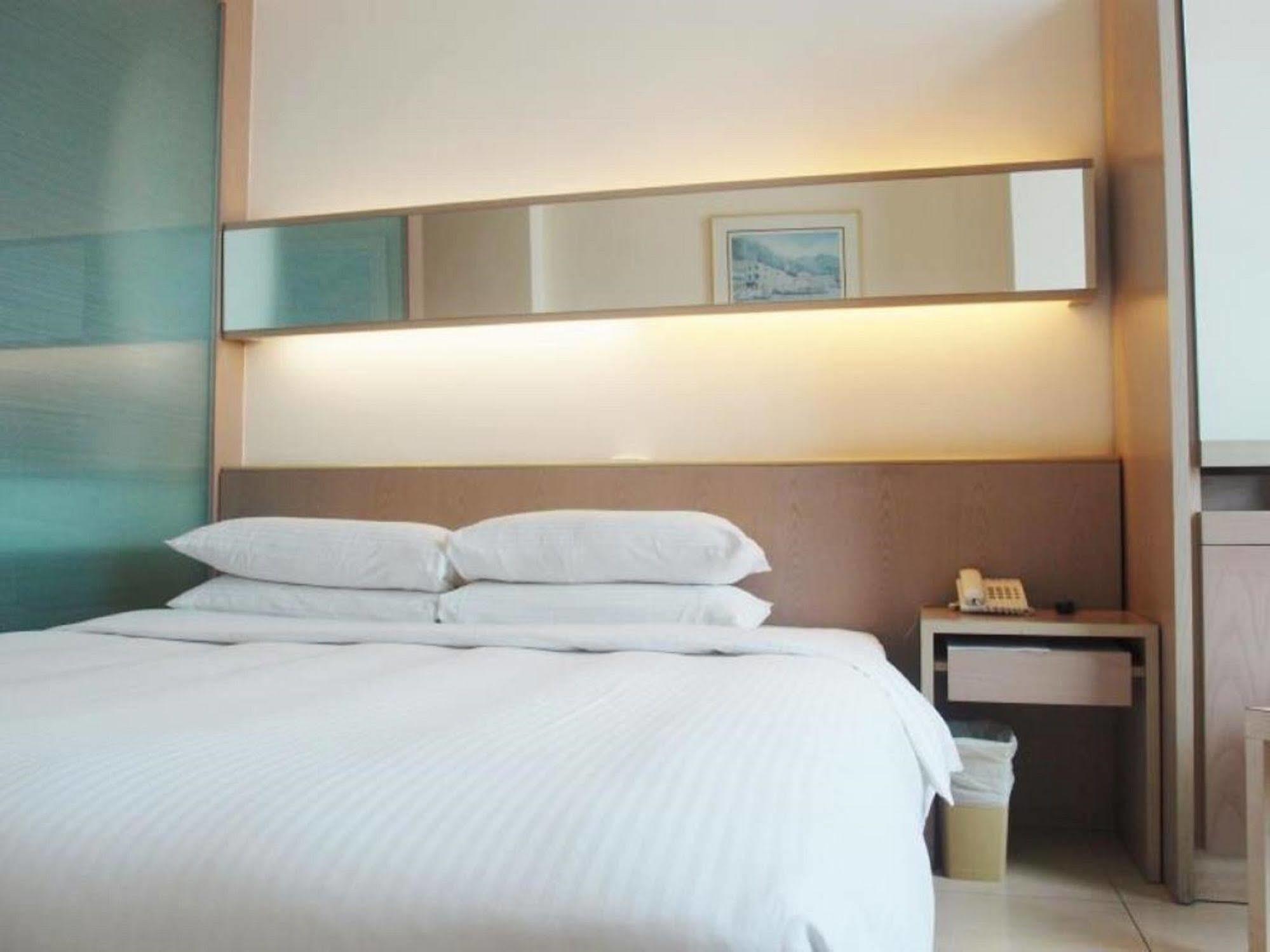 Rambler Garden Hotel 3*