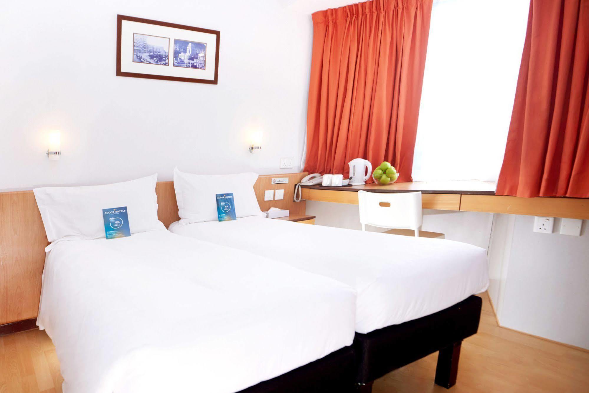 Ibis North Point 3*