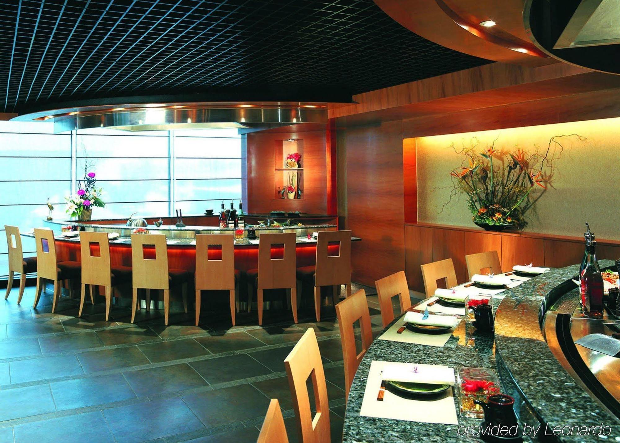 Hotel Harbour Plaza Metropolis 4*