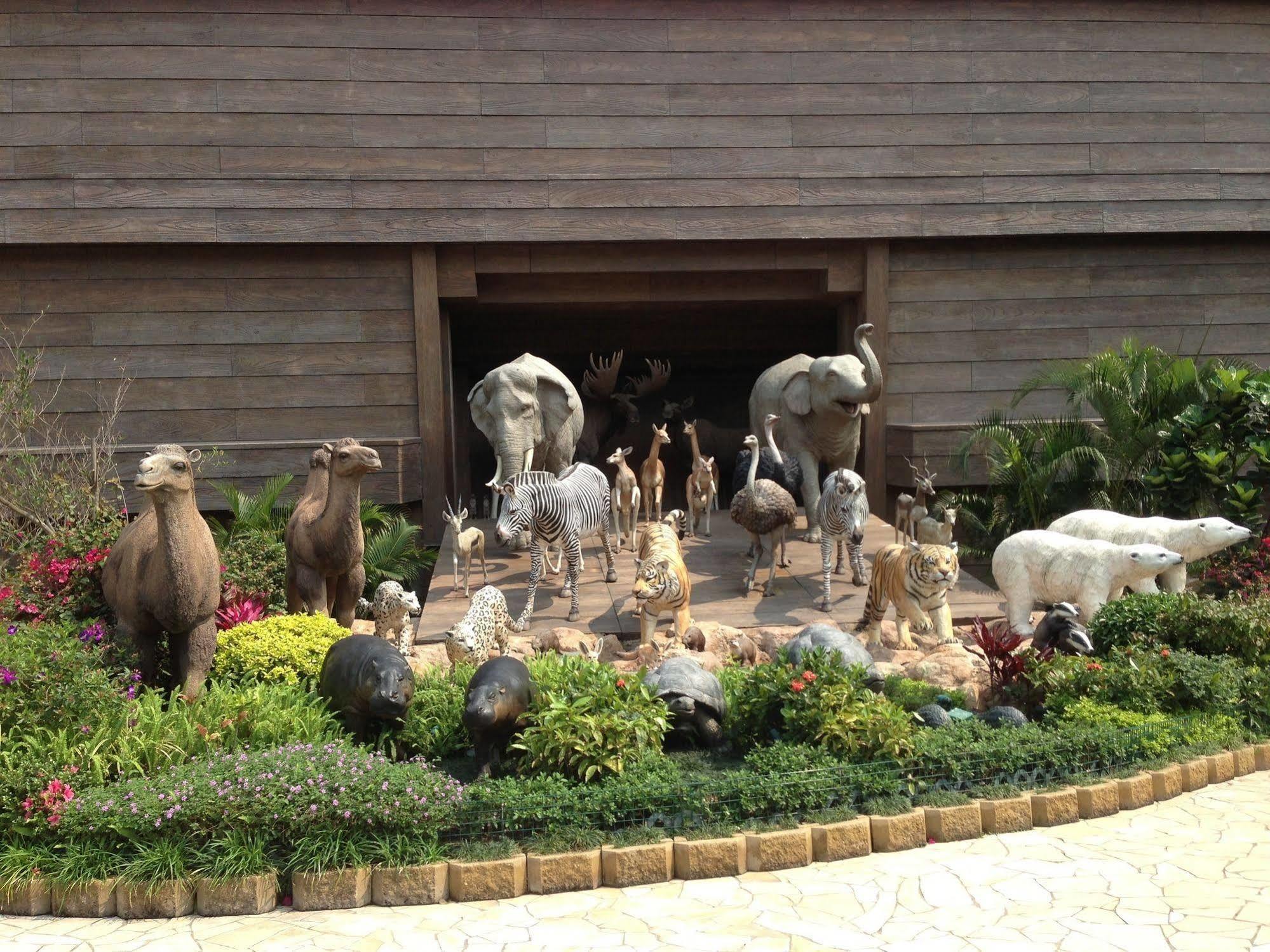 Resort Noah's Ark & 3*