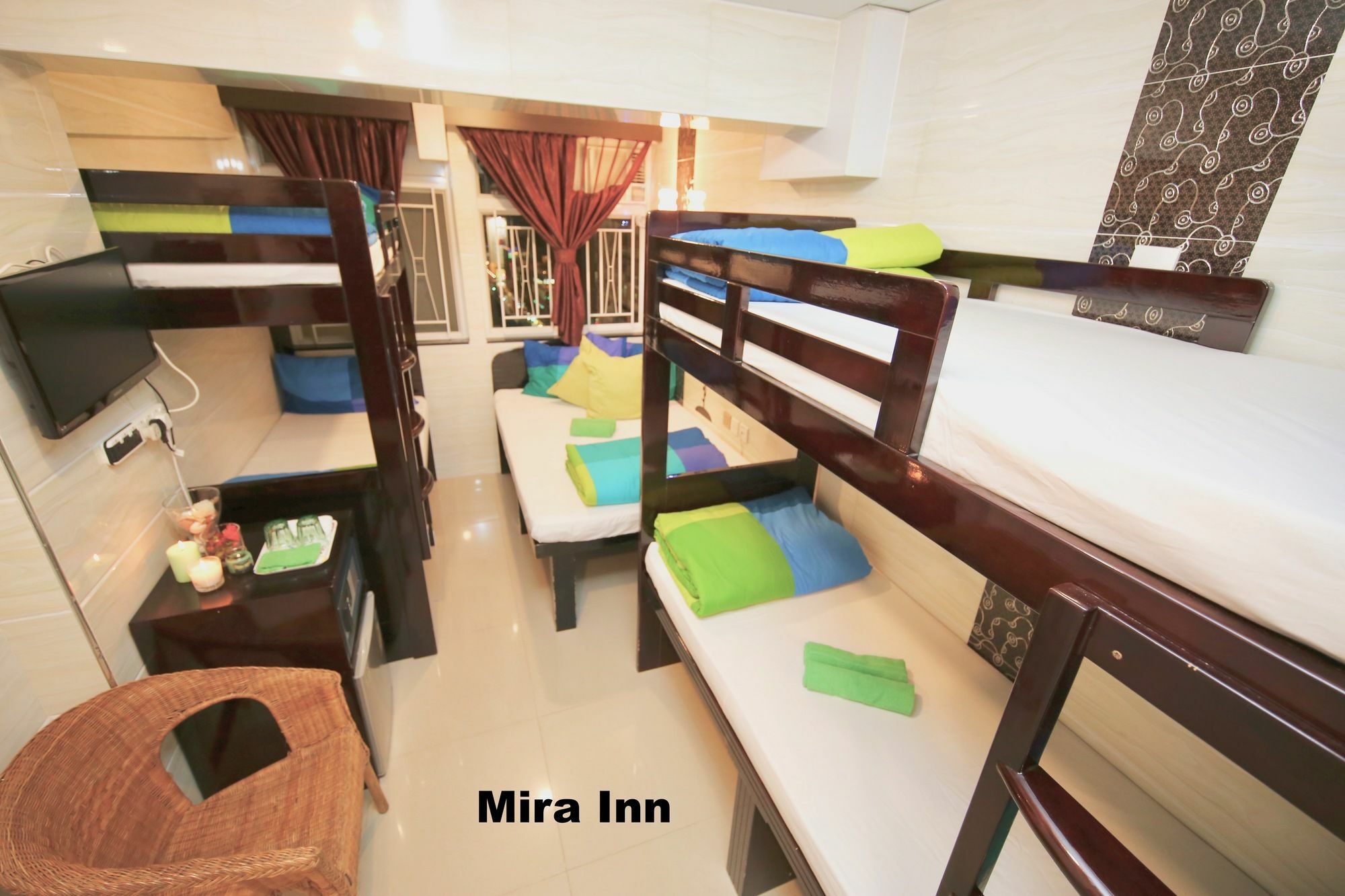 Rumah tetamu Mira