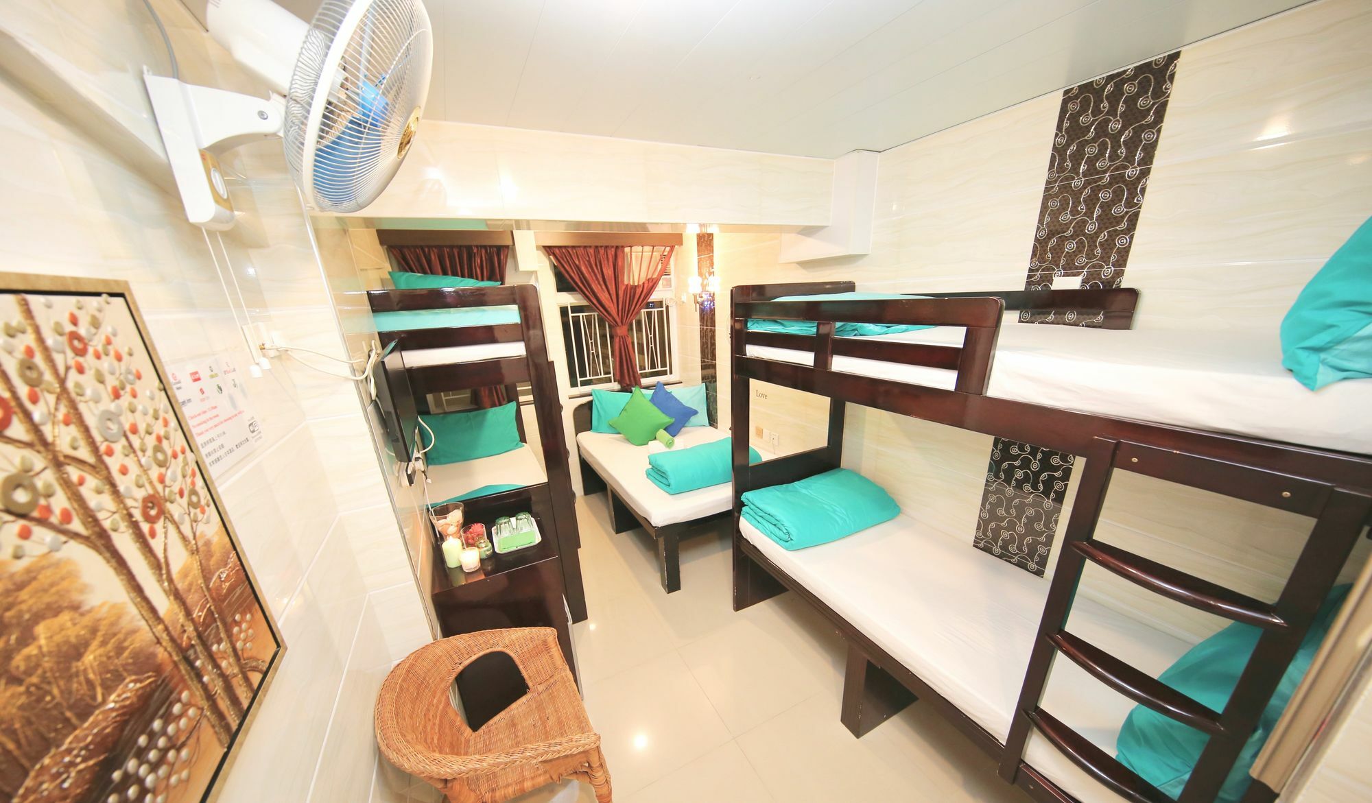 Rumah tetamu Mira