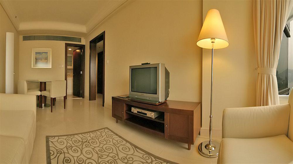 Hotel Harbour Plaza Metropolis 4*