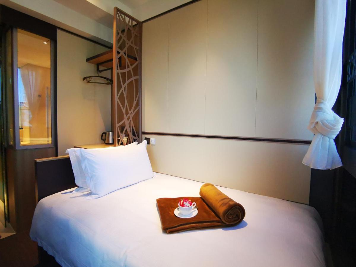 Hotel E