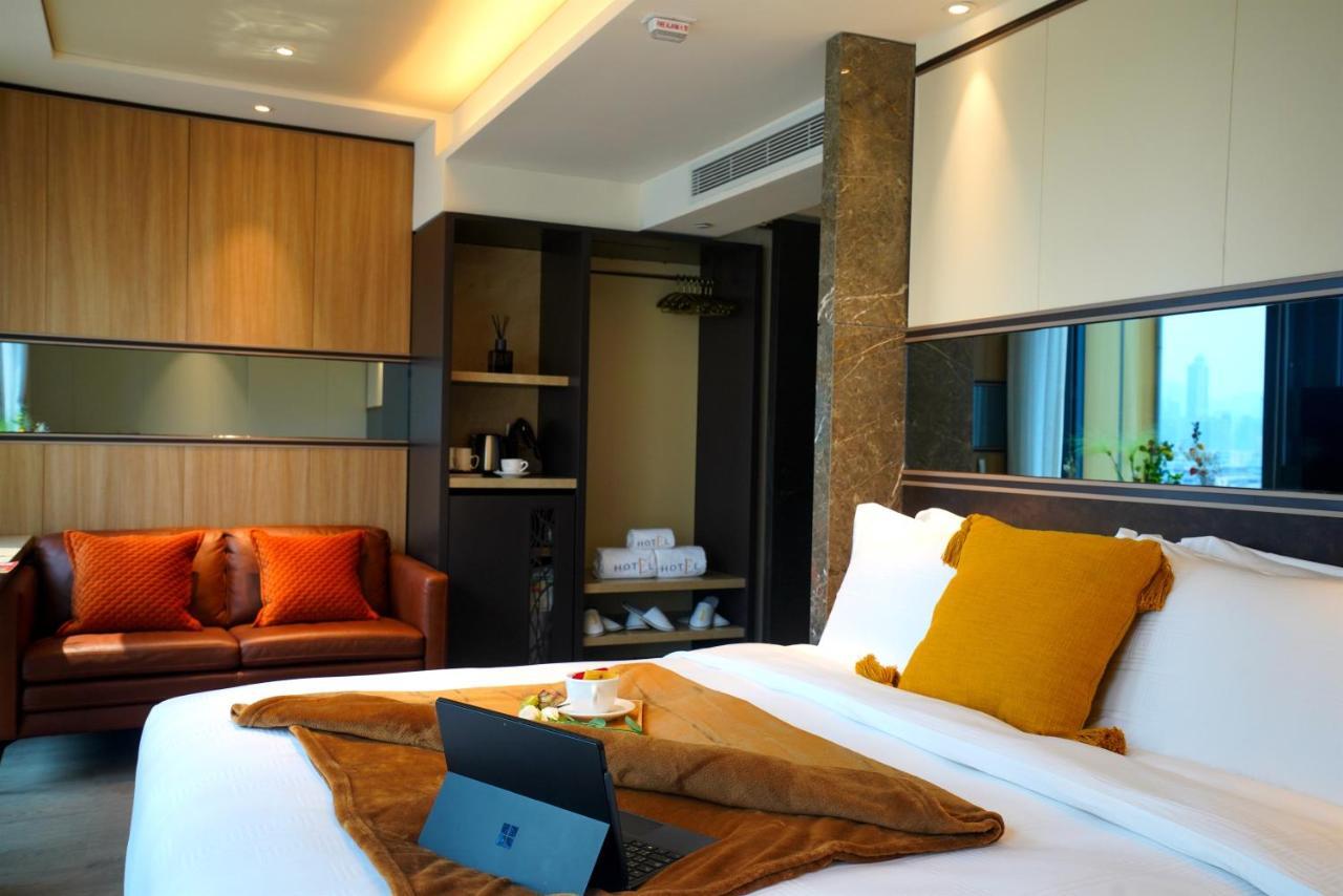 Hotel E