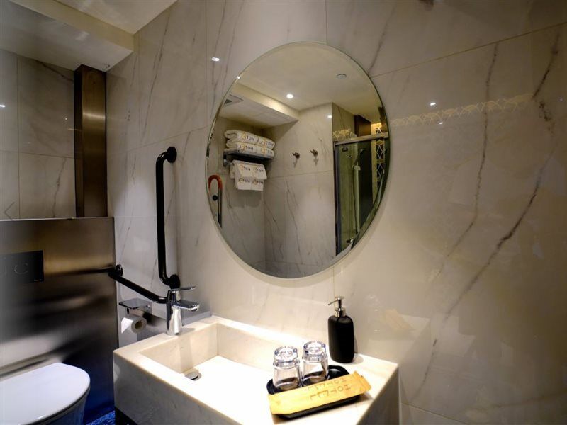 E Hotel 3*